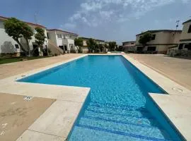 Forcat - Apartamento bajo con jardín y piscina