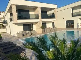 Vila Softic Azra