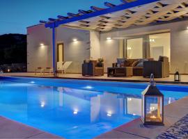 Villa Jessy 150m² with Full Privacy, hotel cu jacuzzi-uri din Parikia
