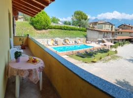 Apartment Cristina - Tignale Lake Garda, מלון עם חניה בטיניאלה