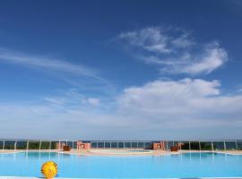 SèteÔSoleil, hotel dengan kolam renang di Sete