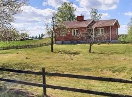 3 Bedroom Beautiful Home In Bullebo