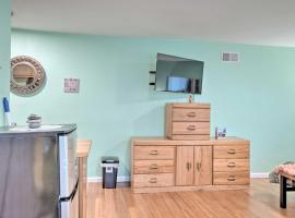 Soothing Studio with Lush Views 2 Mi to Beach!, Hotel in Smith River