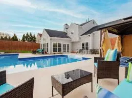 Fenced Yard & Ping-Pong Table: Spacious Graham Gem