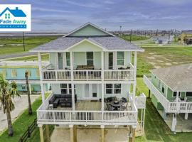 Kalm by the Beach - Ocean View - Sleeps 14, hotel with parking in Freeport