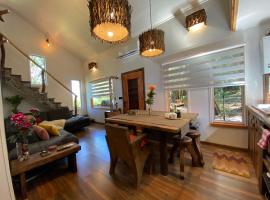 Caba&ntilde;a con tinaja en bosque Valdiviano, hotel que acepta mascotas en Valdivia