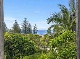 Duke St Convenience at your doorstep Beach living in the heart of the village close to cafes Ocean glimpse