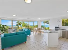 6 Pacific Outlook Modern unit with lovely Ocean Views Pool in Complex Walk to Beach