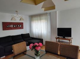 Casa amplia y luminosa cerca de Pamplona - Izarren Etxea, hotel v destinaci Orcoyen