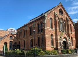 Luxury Chapel Apartment within City Walls, hotel near Chester Cathedral, Chester