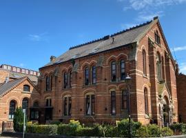 Luxury Chapel Apartment within City Walls, hotel i Chester