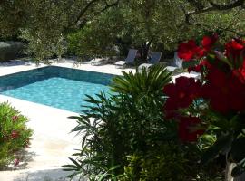 La Calanque du Boucharel, hotel in Saint-Aygulf