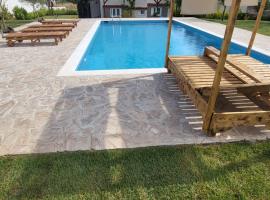 Beach house with garden, pet-friendly hotel in Anavissos