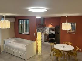 Gites Terres De Provence, hotel in Bourg-Saint-Andéol