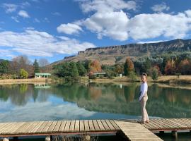 Brackenburn Trout and Trail Retreat, hotel cerca de Parque de uKhahlamba-Drakensberg, Elandskop