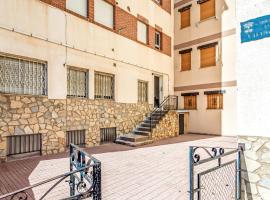 Stunning Apartment In Camarena De La Sierra With Wifi, hotel en Camarena de la Sierra