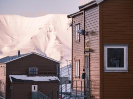 Gjestehuset 102, hostel v destinaci Longyearbyen