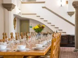 Heritage mountain top Villa near Rome w/ Pool & Panoramic views