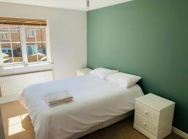Mezzo House- Entire property, cheap hotel in Coventry