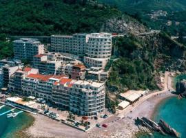 Apartment Studio Premier, хотел в Рафаиловичи