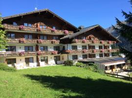 Suitehotel Kleinwalsertal, hotel di Hirschegg