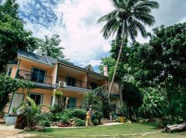 ชอว์ งาทอง รีสอร์ต Chor Ngar Thong Erawan Kanchanaburi, hotel v destinaci Kanchanaburi