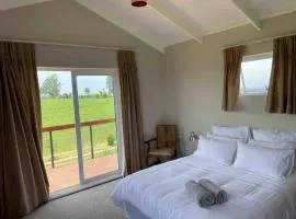 Protea Loft - Romantic stay - No Load shedding