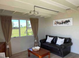 Protea Loft - Romantic stay - No Load shedding, hotel in Hilton