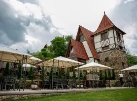 Alpine Castle Hotel