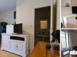 Studio Centre Ville pratique et cosy, ξενοδοχείο στη Λα Ροσέλ