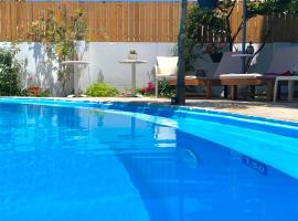 RODI BLUE appartments: Amoudara Herakliou şehrinde bir otel