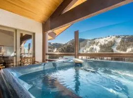 Premium Luxury Five Bedroom Townhouse with Hot Tub and Majestic Mountain Views townhouse