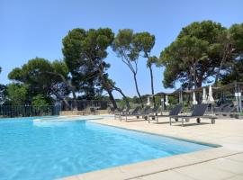 Appartement cosy pour un séjour bien-être, hotell sihtkohas Saumane-de-Vaucluse huviväärsuse Provence Country Club Golf Course lähedal