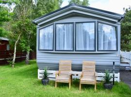 All Weather Hot Tub & Cosy Cabin in Northumberland, hotel en Morpeth