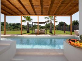 Andresita`s Palace State-of-the-art Tropical Villa, hotelli kohteessa Bale