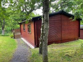 L14 - Riverside Penrhyn Lodge, cabin in Bethesda