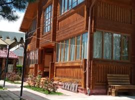 Wooden House, günstiges Hotel in Bayetovka