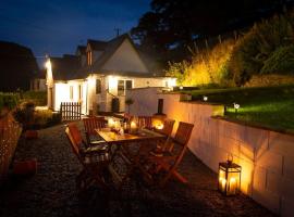 Hillside Cottage, countryside views near Llangollen, hotel con estacionamiento en Corwen