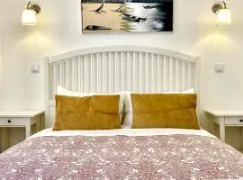 Pirata Milfontes Guest House、ヴィラ・ノヴァ・デ・ミルフォンテスのホステル