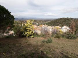 Maison chaleureuse au coeur des Aspres: Camélas şehrinde bir otel