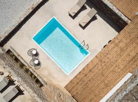 Niva Pool Suites, serviced apartment in Dhriopís