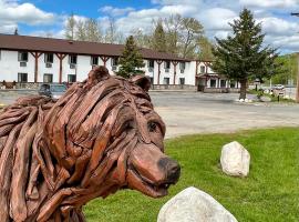 Beartooth Hideaway Inn & Cabins, hotel with pools in Red Lodge