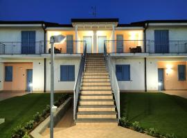 Icaro Residence Apartments with a beautiful pool, hotel in SantʼAgata di Militello