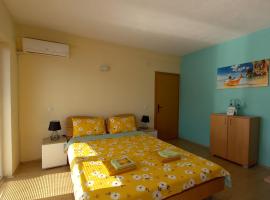 PS Apartments - Peshtani, hotel near Bay of Bones, Peštani