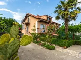1 Bedroom Lovely Apartment In Matulji
