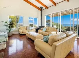 Seaview-House Sleeps 6 3 Bedroom Ocean views