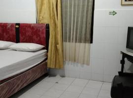 EXPRESS O 91176 Hotel Puri Gandaria, hotel in Parepare