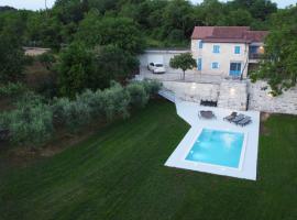 Holiday home Casa dei nonni with bicycles included, ξενοδοχείο με πάρκινγκ σε Oprtalj