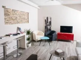 Orsini Family Deluxe Apartment by Mamo Florence