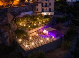 Apartments PARADISE GARDEN Holiday House、アジェーロラのヴィラ